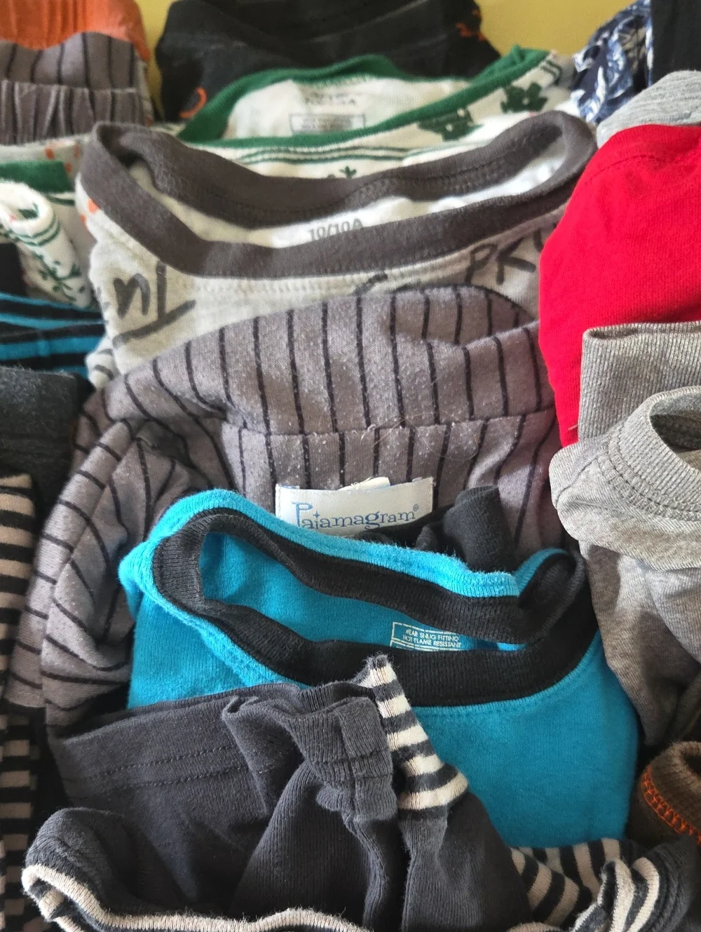 32 Pieces Boys Kids Size 10 Clothin Bundle - Picture 9 of 13
